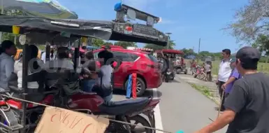 Bloquean carretera para exigir reductores de velocidad