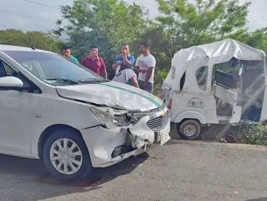 Varios lesionados en accidente de Pochimóvil