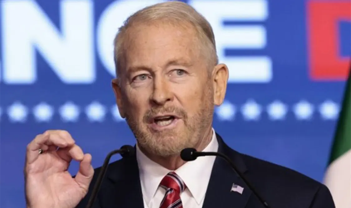 Ronald Johnson celebra reapertura de fronteras