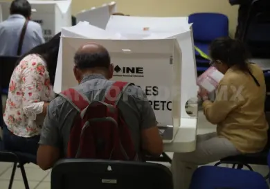 Más votos que votantes en múltiples casillas