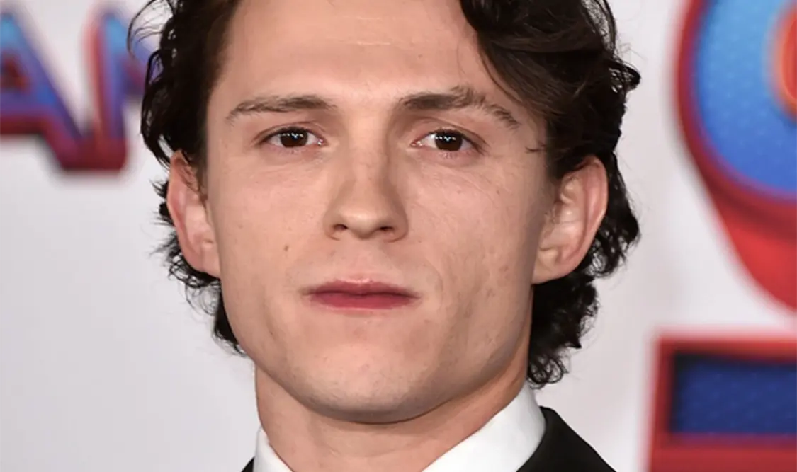 Tom Holland podría ser James Bond
