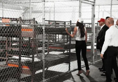 Centro de detención recibe su primer grupo de detenidos
