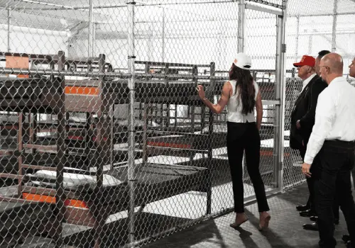 Centro de detención recibe su primer grupo de detenidos