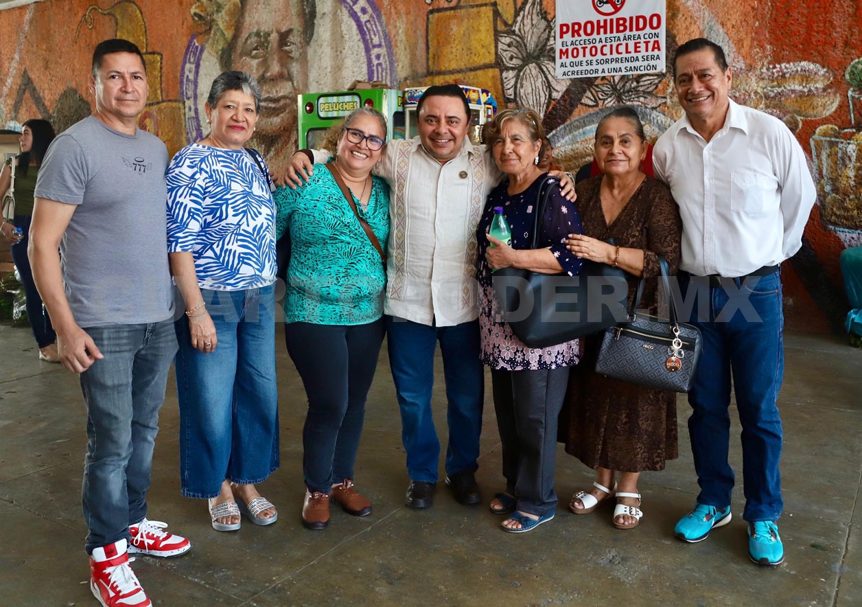 Con la entrega de constancias dan certeza jurídica