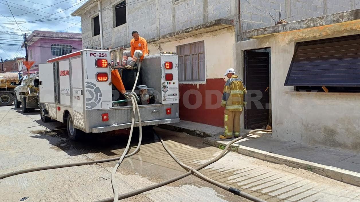 Incendio de vivienda moviliza a bomberos