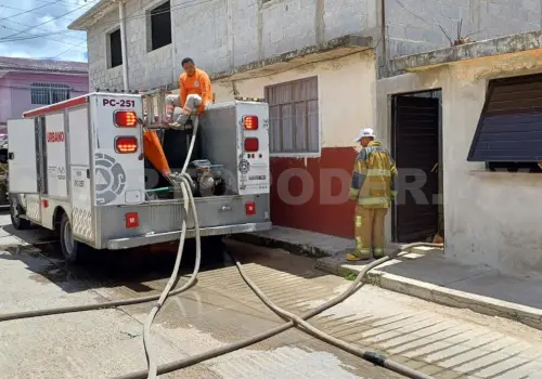 Incendio de vivienda moviliza a bomberos