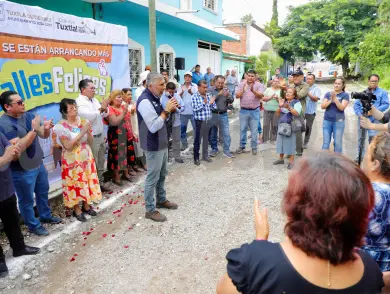 En marcha pavimentación de una calle más en Plan de Ayala: Angel Torres