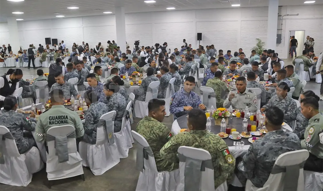 Mediante un desayuno, se reconoció el papel que ha jugado la GN en la seguridad pública de México. Carlos López / CP
