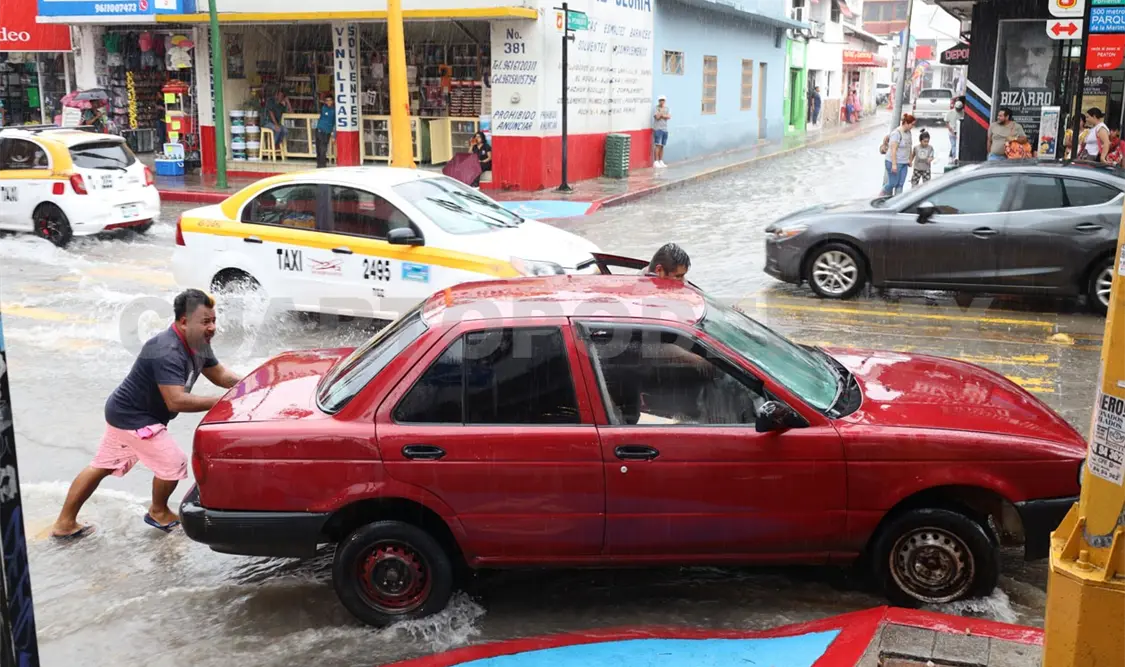 Las lluvias en la capital han causado afectaciones en vehículos. Carlos López / CP
