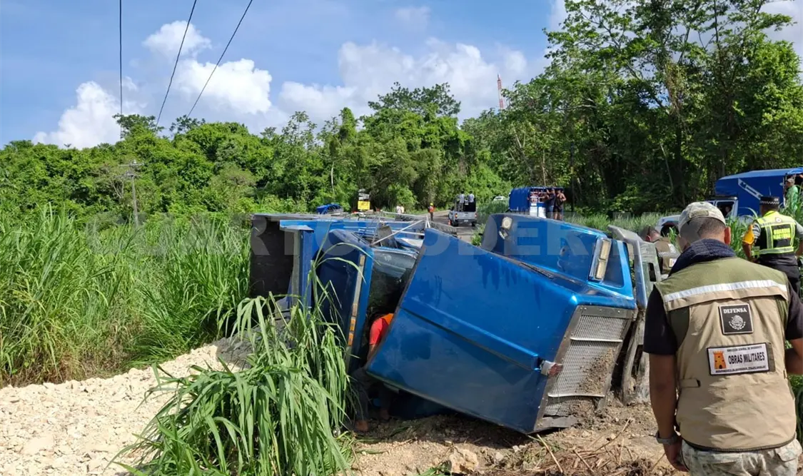 El choque múltiple se dio en El Chimborazo en el tramo que conecta a Palenque y a Ocosingo. Genaro Sánchez / CP