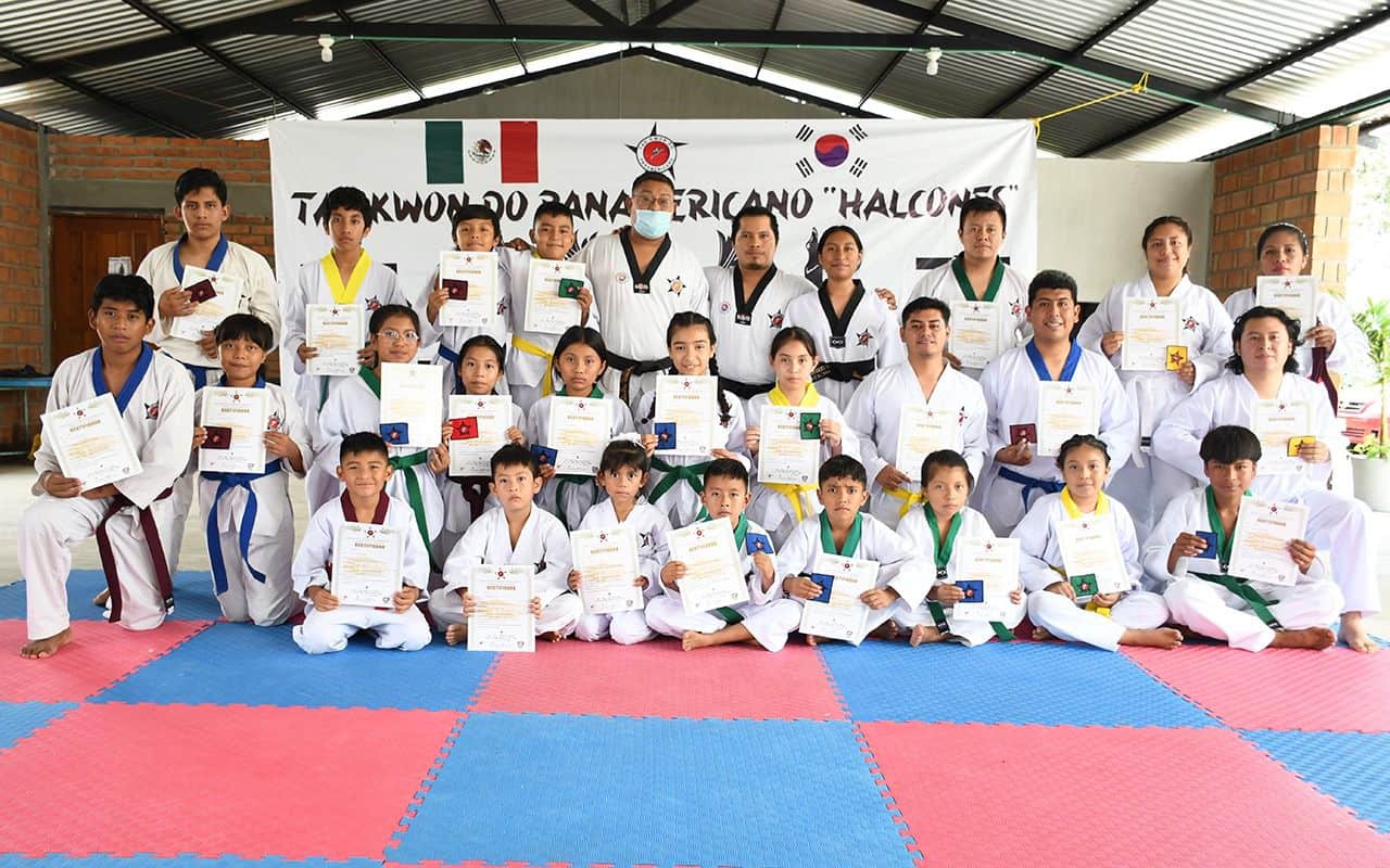 Halcones suben de grado