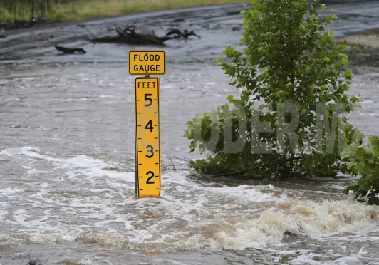 Inundaciones en Texas dejan 27 muertos y 27 niñas desaparecidas