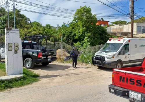 Lo encuentran sin vida dentro de su casa