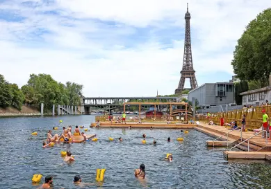 Tras 100 años, río Sena vuelve a reabrir para bañistas
