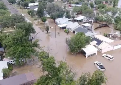 Al menos 43 muertos por inundaciones