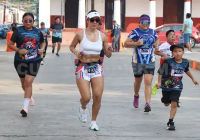 Con mil 389 corredores festejan aniversario