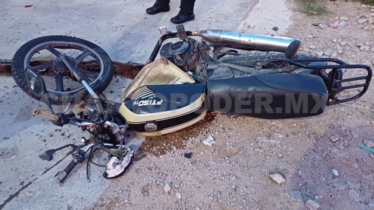 Motociclista pierde un pie al chocar contra taxi