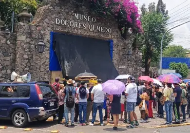 Protestan por cierre del Dolores Olmedo