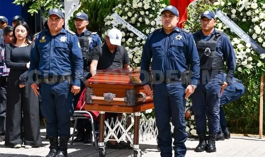 Dieron el último adiós a Alfredo Gómez, policía que perdió la vida en cumplimiento de su deber. CP