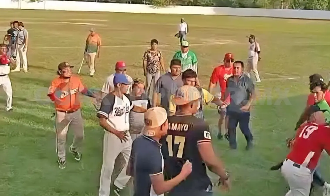 Zafarrancho en partido de beisbol municipal
