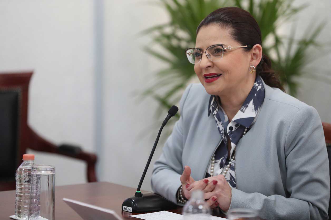 Paridad debe democratizar el poder: Mónica Soto