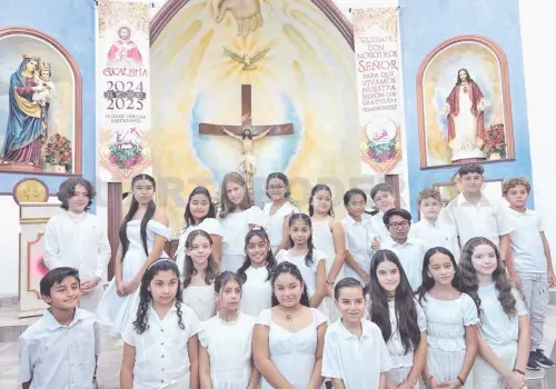 Se gradúan de primaria del American School
