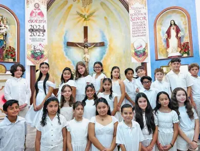 Se gradúan de primaria del American School