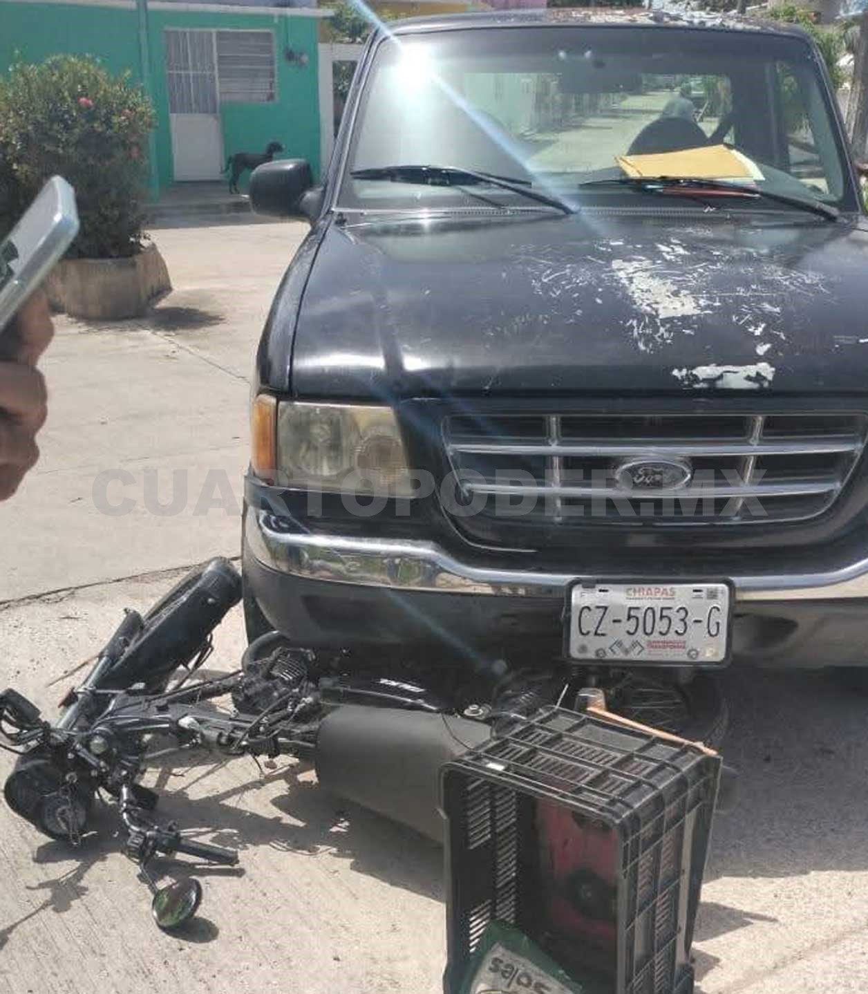 Sufre fractura tras ser atropellada por camioneta