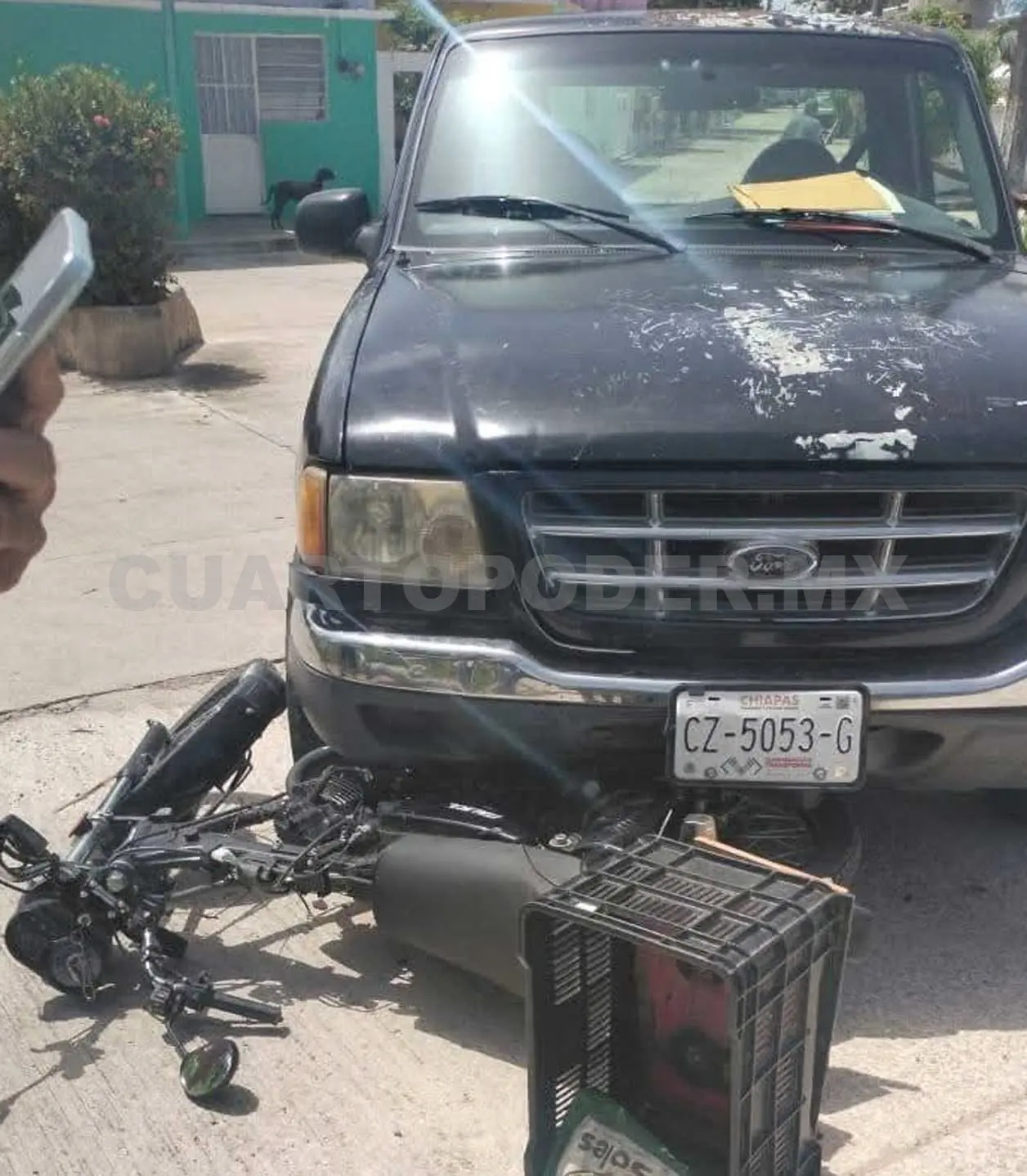 Sufre fractura tras ser atropellada por camioneta