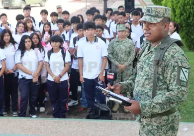 Ejército fomenta acercamiento con estudiantes