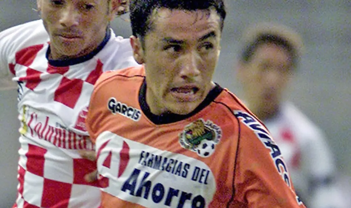 Mora Olayo permaneció más tiempo con el conjunto chiapaneco (2003-08 y 2009) y es por el que más se le recuerda como futbolista. Agencias