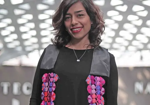 Adriana Paz recibe invitación de Academia