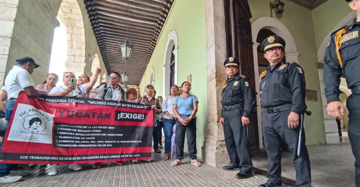 Integrantes de la CNTE rechazan acuerdo