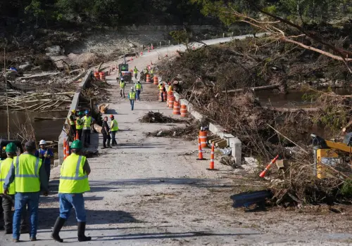 Sube a 120 los muertos por las inundaciones