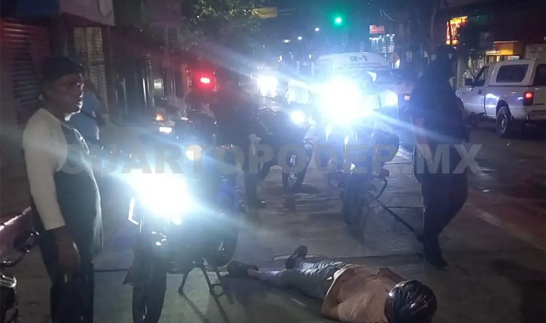 El derrape se dio cuando el motociclista por ir a exceso de velocidad perdió el control del manubrio. Ulises Villalobos / CP