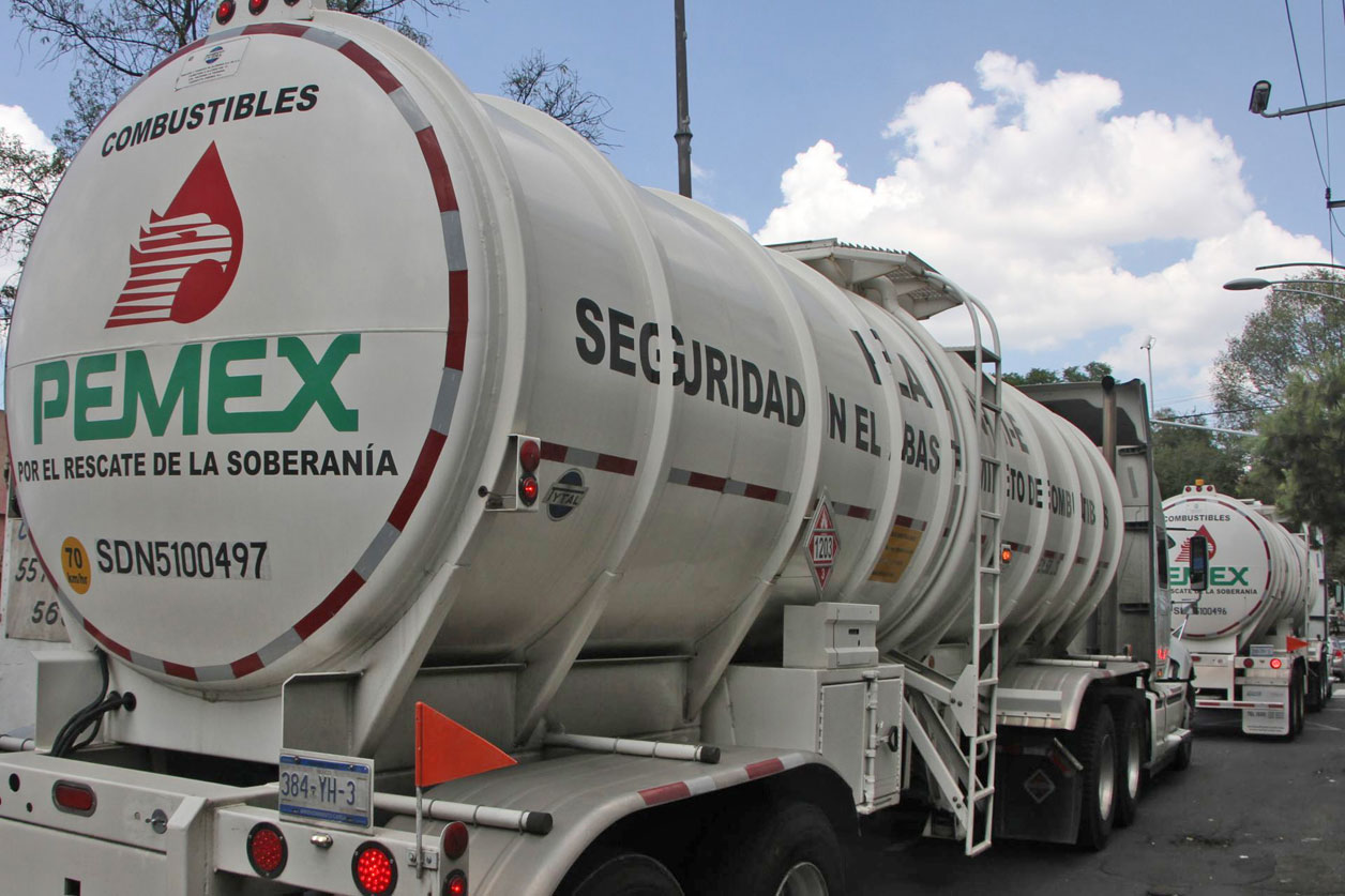 Pemex alerta por “coyotes”