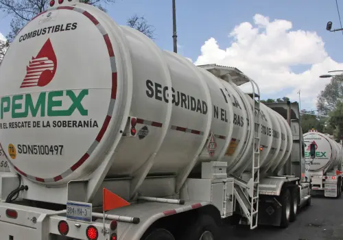 Pemex alerta por "coyotes"