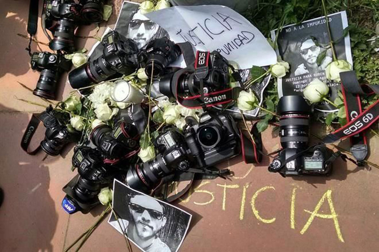 Condenan agresión física contra reportero