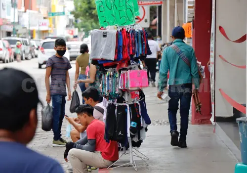 Comercio informal afecta a locatarios del mercado