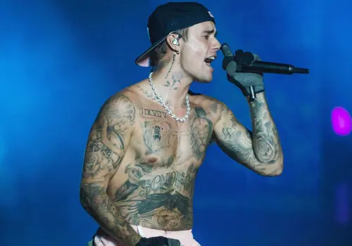 Justin Bieber vuelve con Swag