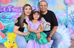 ¡Muchas felicidades, Elissa!