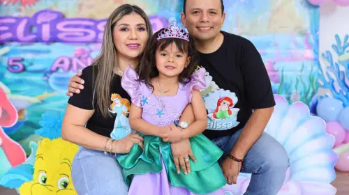 ¡Muchas felicidades, Elissa!