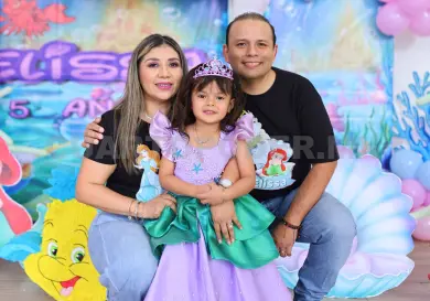 ¡Muchas felicidades, Elissa!