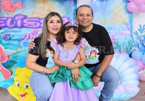 ¡Muchas felicidades, Elissa!