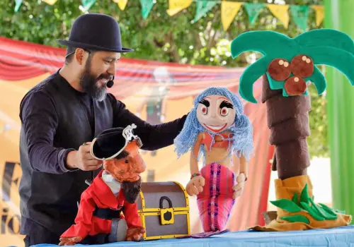 Con títeres descentralizan el arte
