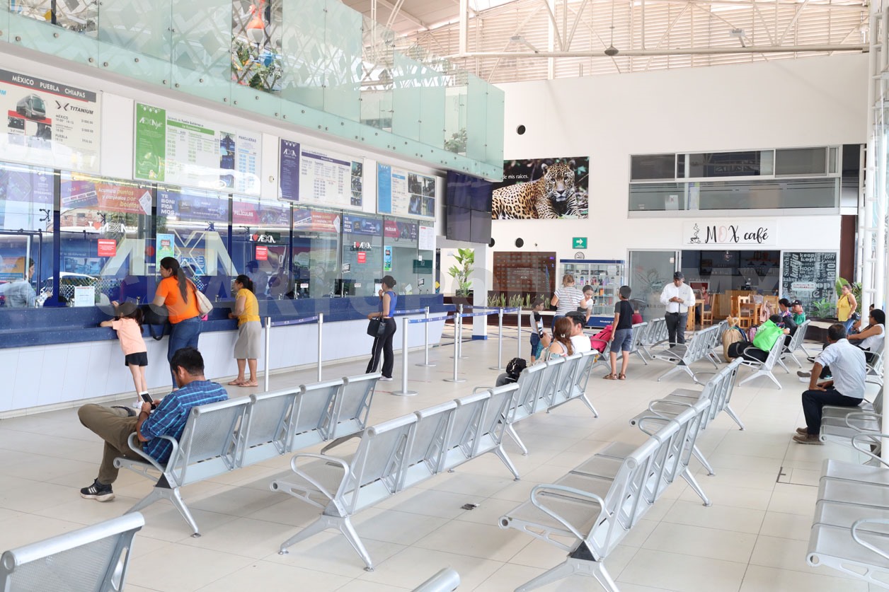 Aplican descuentos a alumnos y maestros por vacaciones