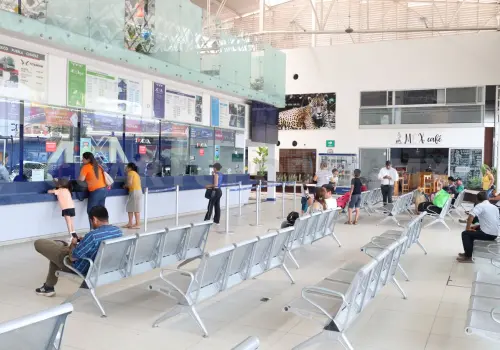 Aplican descuentos a alumnos y maestros por vacaciones