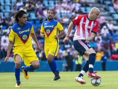 Partido de Leyendas llega al estadio VMR