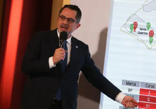 Intercede 4T para no sancionar a gasolineras