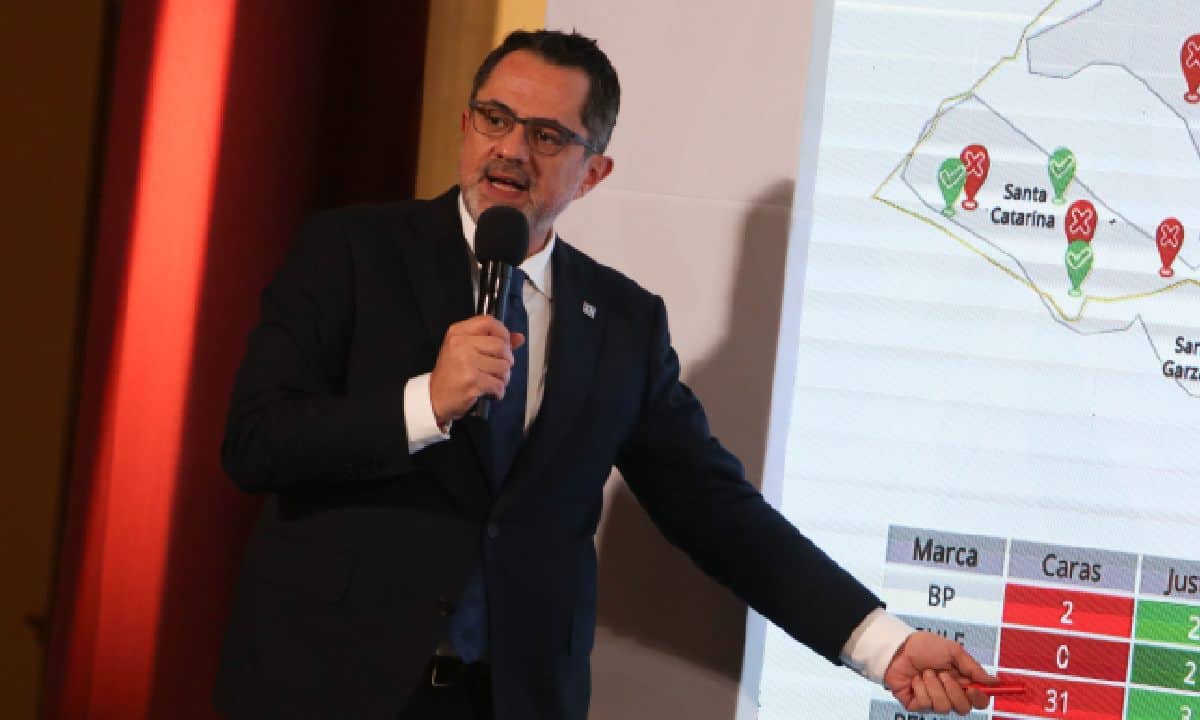 Intercede 4T para no sancionar a gasolineras 